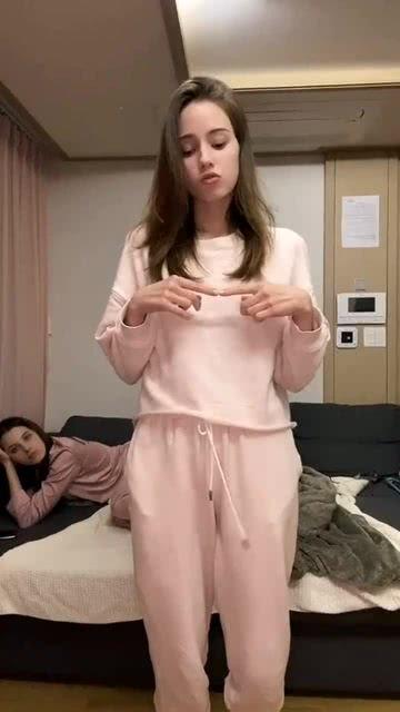 外国很胖的小网红,身材与影响力的独特融合